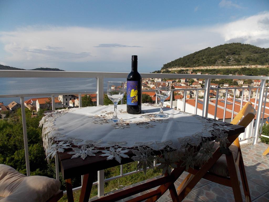 Apartment Pecarevic - A Holiday With A Stunning View Vis Zimmer foto